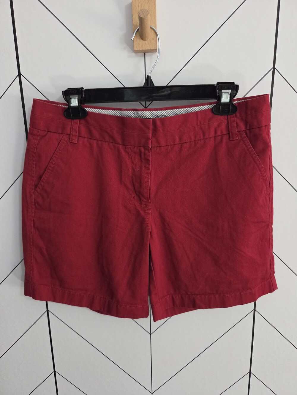 J.Crew Women's Red 7" Classic Chino Shorts, Size 6